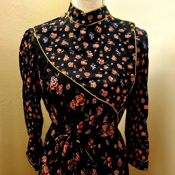 Vintage Jackie Bernard floral shift midi dress w/ gold button & trim detail - Picture 2 of 5